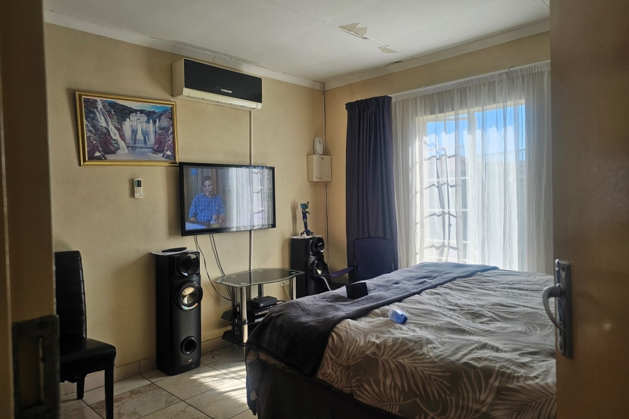 3 Bedroom Property for Sale in Waterval East North West